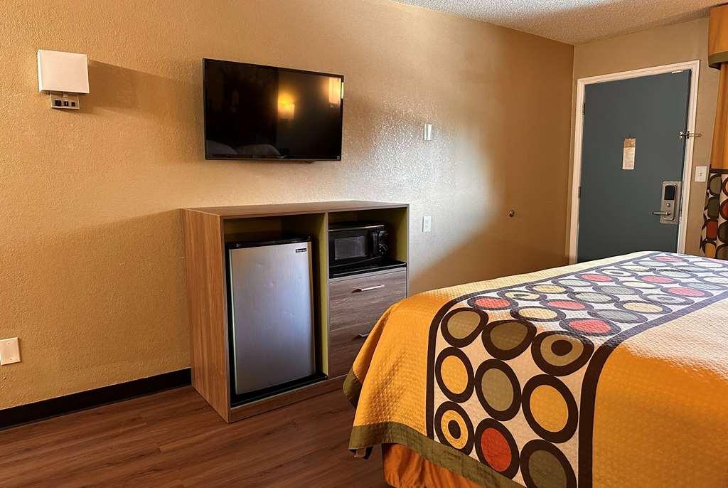 Super 8 By Wyndham Cincinnati-Springdale Oh Habitación foto
