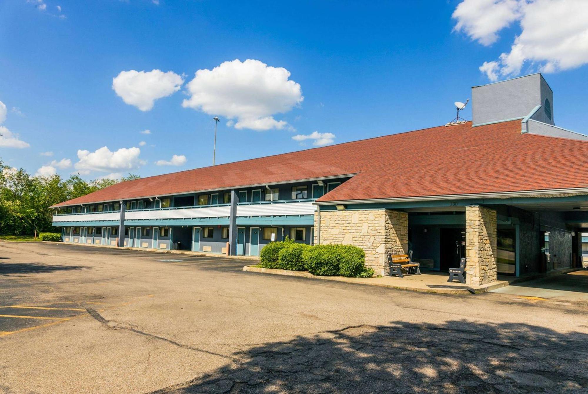 Super 8 By Wyndham Cincinnati-Springdale Oh Exterior foto
